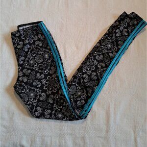 Weissman girls medium black & white floral full length legging with teal stripe
